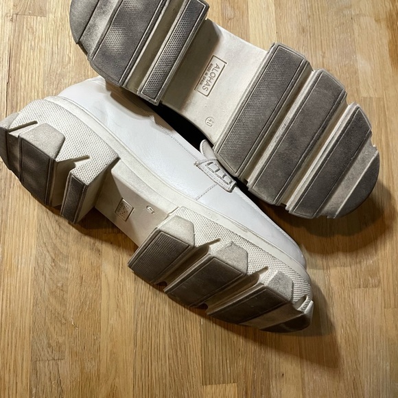 ALOHAS Cream Platform Loafers - Picture 4 of 10